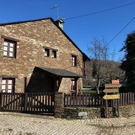 Casa Da Ponte Rio De Onor Gerendaház *