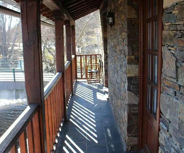 Casa Da Ponte Rio De Onor بيت خشبي *