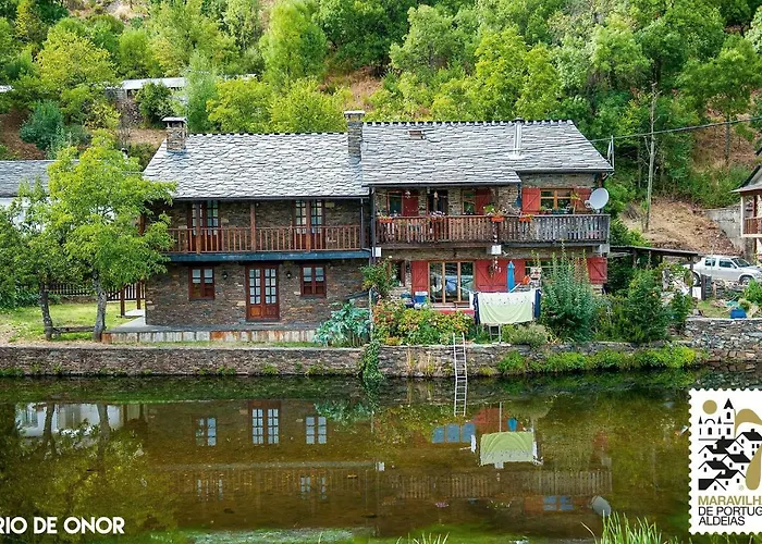 Casa Da Ponte Rio De Onor بيت خشبي